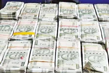 தேர்தல் விதிமுறை மீறல்- ஏடிஎம் மையத்திற்கு கொண்டு சென்ற ரூ.3 கோடியே 67 லட்சம் பறிமுதல்