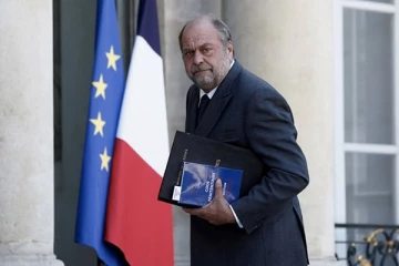 பிரான்ஸ் நீதித்துறை அமைச்சர் மீதே விசாரணை: மேக்ரான் அரசில் சர்ச்சை...