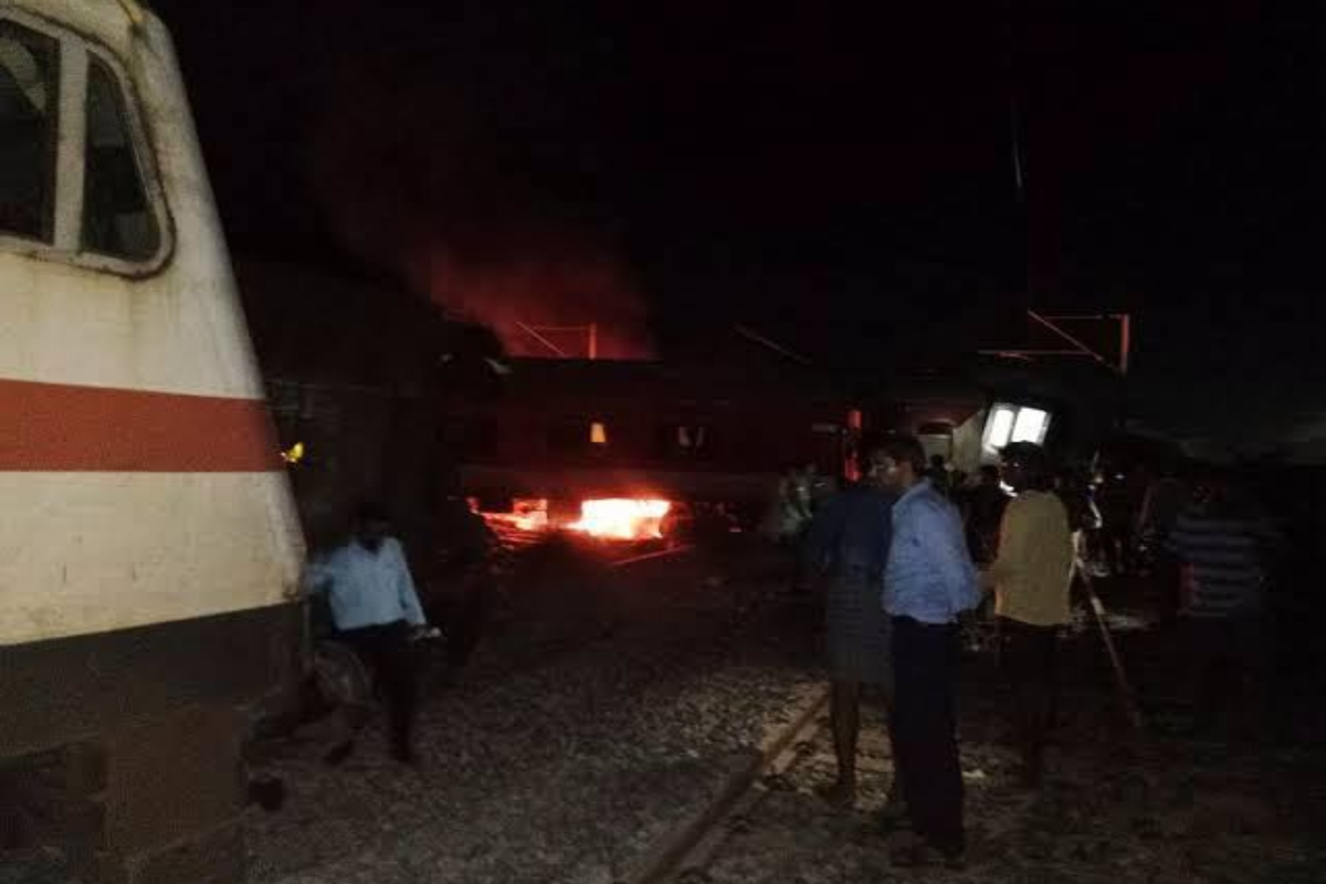 யாழில் துண்டாகி கிடந்த குடும்பஸ்தரின் கை, கால்கள் ; பாடல் கேட்டுக்கொண்டிருந்தவரின் வாழ்வை சிதைத்த சம்பவம் | Severed Limbs Of Family Man Found In Jaffna யாழில் துண்டாகி கிடந்த குடும்பஸ்தரின் கை, கால்கள் ; பாடல் கேட்டுக்கொண்டிருந்தவரின் வாழ்வை சிதைத்த சம்பவம் | Severed Limbs Of Family Man Found In Jaffna