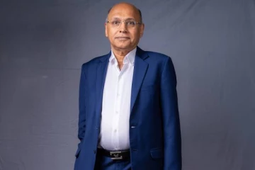 வறுமையை உடைத்து ரூ.79,700 கோடி நிறுவனத்துக்கு அதிபதியான இந்தர் ஜெய்சிங்கானி.., இவர் யார்?