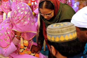 15 வயதை கடந்தால் முஸ்லீம் பெண்கள் திருமணம் செய்யலாம் - உயர்நீதிமன்றம்