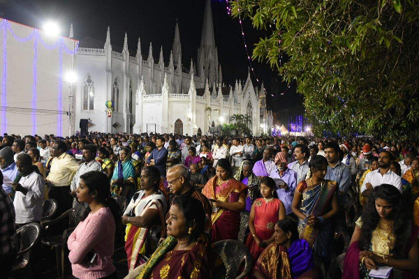 தமிழகம் முழுவதும் கிறிஸ்துமஸ் பண்டிகை கொண்டாட்டம் கோலாகலம் - தமிழ்நாடு