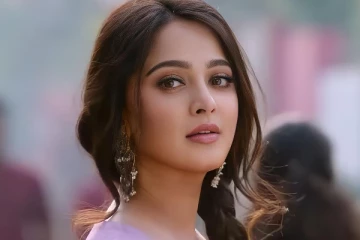 அரசியலில் குதிக்கிறாரா நடிகை அனுஷ்கா? தெலுங்கு சினிமாவில் பரபரப்பு