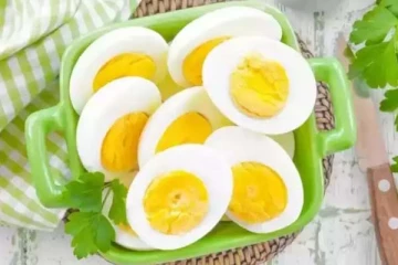 முட்டையுடன் மறந்தும் சேர்த்து சாப்பிடவே கூடாத பொருட்கள்! கட்டாயம் தெரிஞ்சிக்கோங்க