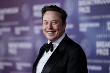 அரை ட்ரில்லியன் டொலர் சொத்துக்களை சம்பாதித்த உலகின் முதல் நபராக மஸ்க் சாதனை