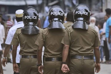 சுற்றிவளைப்புக்களில் 8 பேர் திடீர் கைது!