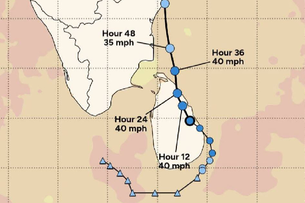 வடக்கு நோக்கி நகரும் டிட்வா புயல் : பிற்பகலில் மீளவும் நகர்வு வேகம் அதிகரிக்கும்... | Cyclone Titva Moving North Speed Again Afternoon
