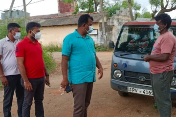 வவுனியாவில் சுகாதார கட்டுப்பாடுகளை மீறி இடம்பெற்ற வியாபாரம்