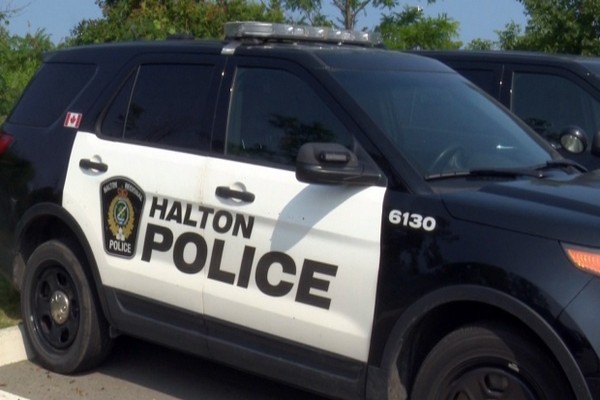 ஹால்டனில் பெண் ஒருவரின் கொலை தொடர்பில் நபர் கைது | Female Found Dead In Burlington