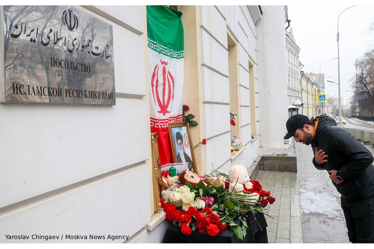 russia says constant contact with iran