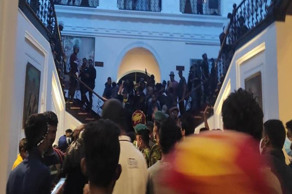 வாங்கியதை  கொடுங்கள்; கோட்டை பொலிஸாருக்கு நீதிமன்றம் விடுத்த அதிரடி  உத்தரவு! | Court Order To Fort Police
