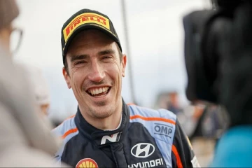 உலக சாம்பியன்ஷிப் போட்டியில் கலந்து கொண்ட பிரபல கார் பந்தய வீரர் மரணம்: பயிற்சியின் போது நேர்ந்த விபரீதம்