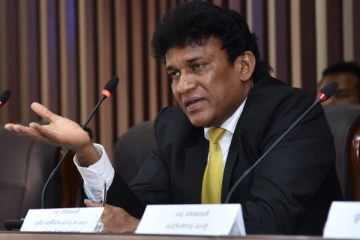 புலம்பெயர் தமிழரை மீண்டும் அழைக்கும் நாமல்! மனோ கணேசனின் செயலால் கொதித்துப் போன ரவிக்குமார்