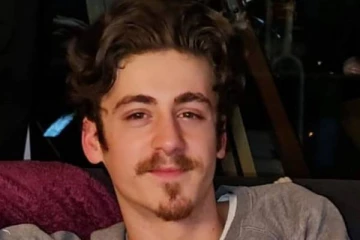 சுற்றிவளைத்த பொலிசால்... ஆற்றில் குதித்த லண்டன் இளைஞரின் பெயர், புகைப்படம் வெளியானது