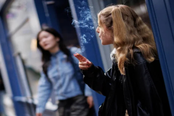 உலகில் முதல் நாடு : இள வயதினருக்கு விதிக்கப்பட்ட தடை | Maldives Generational Smoking Ban