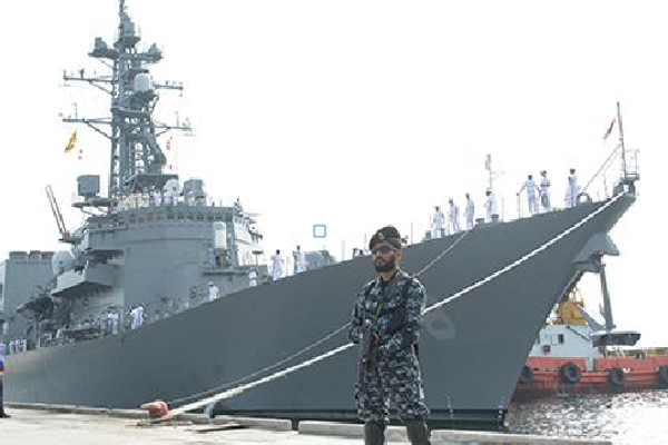 திருகோணமலை துறைமுகத்தில் நங்கூரமிடப்பட்ட ஜப்பான் கப்பல் | Japanese Ship Arrived At Trincomalee Port