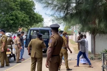 மன்னாரை உலுக்கிய கொடூர வாள்வெட்டு - சரணடைந்த சந்தேக நபர்களுக்கு நீதிமன்றம் கொடுத்த உத்தரவு