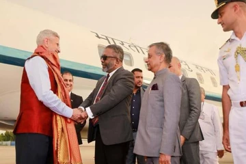 இலங்கை சென்ற இந்திய அமைச்சர்.. ஆதிக்கம் செலுத்தும் சீனாவுக்கு எதிராக வியூகமா?