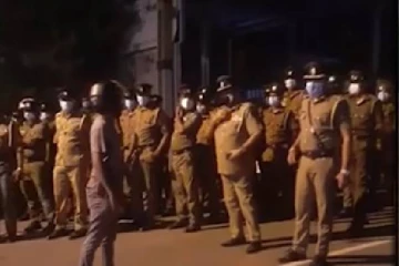 மக்களுக்காக கேள்வி கேட்ட இளைஞனுக்கு நேர்ந்த கதி!