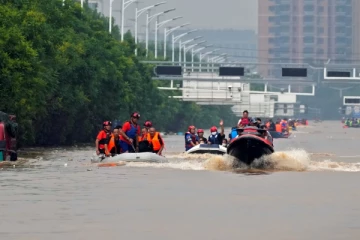 சீனாவில் 140 ஆண்டுகளில் இல்லாத அளவிற்கு கொட்டித்தீர்த்த மழை!