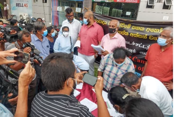 பயங்கரவாத தடைச்சட்டத்தினை நீக்குமாறு வலியுறுத்தும் போராட்டத்திற்கு சிங்கள மக்கள் மத்தியிலும் பேராதரவு (Photos)