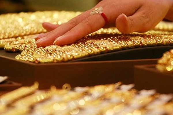 நகைப்பிரியர்கள் ஹேப்பி; இன்றும் குறைந்த தங்கம் விலை! | Happy Jewellers Low Gold Prices Today