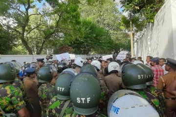 கஜேந்திரகுமார் பொன்னம்பலத்தின் வீட்டின் முன்பு மீண்டும் பதற்ற நிலை!