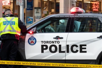 கஞ்சா போதைப்பொருளை இங்கிலாந்துக்கு கடத்திய மூவர் கைது