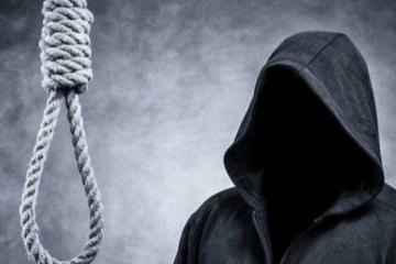 මිතුරාට ගෙල වැලලා ගැනීමට උපදෙස් දී "මියගිය පසු නාඩි බලා පයින් ගසා" ඇදගෙන ගිය 16 හැවිරිදි දරුවෙක්..අතිශය සංවේදීයි..
