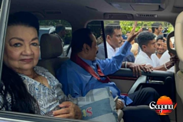 විජේරාම උණුසුම්වේ..හිටපු ජනපති මහින්ද විජේරාම නිවසින් පිටව යයි [VIDEO]