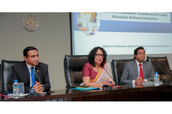 கல்வி சீர்திருத்தம்: எதிர்க்கட்சியின் நிலைப்பாட்டை திரிபுபடுத்தும் அரசு | Harini Amarasuriya Education Reforms In Sri Lanka