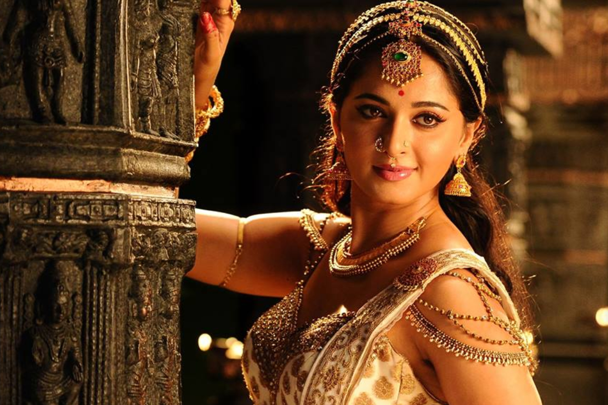 இந்த புகைப்படத்தில் உள்ள குழந்தை யார் என்று தெரிகிறதா? இந்திய சினிமாவின் வசூல் நாயகி | Top Heroine Childhood Photo Viral