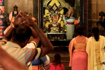 கோவிலுக்கு சென்று வரும் பொழுது இந்த ஒரு தவறை செய்து விடாதீர்கள்