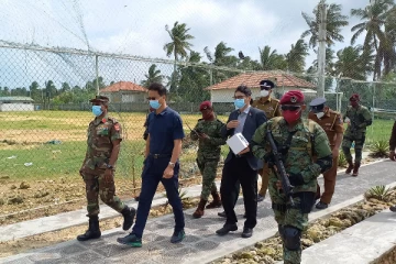 கடும் பாதுகாப்புக்கு மத்தியில் யாழில் தரையிறங்கிய சீனத்தூதுவர்!
