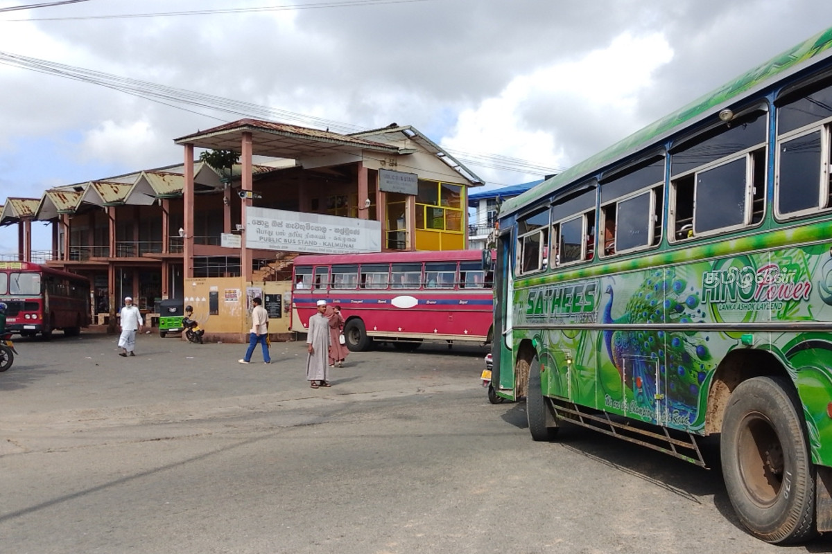 நாட்டில் சில இடங்களில் வழமைப்போல் இயங்கும் தனியார் பேருந்துகள் | Sri Lanka Fuel Crisis Private Bus Problems நாட்டில் சில இடங்களில் வழமைப்போல் இயங்கும் தனியார் பேருந்துகள் | Sri Lanka Fuel Crisis Private Bus Problems