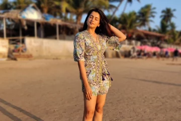 எதிர்நீச்சல் 2 சீரியல் நடிகை பார்வதி ஷார்ட் உடையில் பீச் போட்டோஷூட்