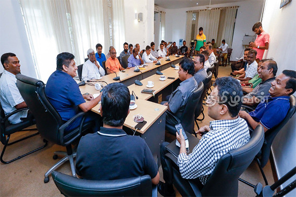 ராஜபக்சக்களை விட ரணில் அரசாங்கம் மோசமானது: மறைமுகமாகச் சாடுகின்றார் சஜித் | Ranil Govt Worse Than Rajapaksas Sajith
