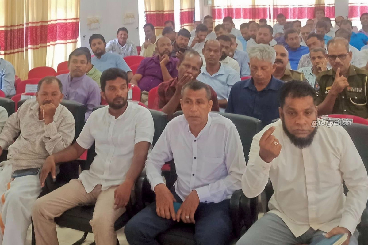 நாவிதன்வெளி ஒருங்கிணைப்புக் குழுக் கூட்டத்தில் முக்கிய தீர்மானங்கள் நிறைவேற்றம் | Navithanveli Development Committee Meeting