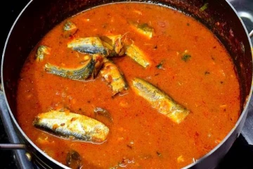 மீன் குழம்பை சாப்பிட்டு குடும்பமே மருத்துவனையில் அனுமதி - பரபரப்பு சம்பவம்!