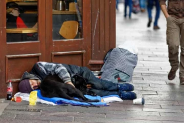 பிரித்தானியாவில் அதிகரிக்கும்  வீடற்றவர்கள் எண்ணிக்கை: அதிர்ச்சி தரும் புள்ளி விவரங்கள்