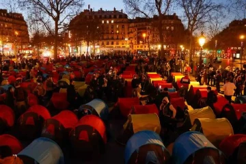 புகலிடம் கோருவோரை பாரிஸ் நகரில் இருந்து வெளியேற்றும் திட்டம்: கொந்தளிப்பை ஏற்படுத்திய சம்பவம்