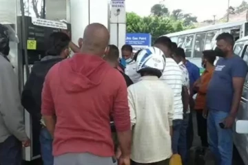 ඉන්ධන තොග බෙදා හැරීමට ප්රමුඛතා ලැයිස්තුවක් හදලා ! පෝලිමේ ඉන්න ඔබ වැටෙන්නේ කුමන කාණ්ඩයට ද?