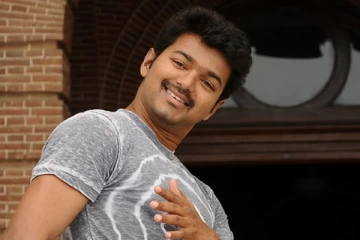 நண்பன் படத்தில் முதன் முதலில் ஹீரோவாக நடிக்கவிருந்தது விஜய் இல்லை.. இவர் தானாம்