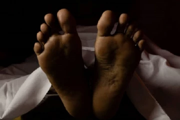 வாக்குவாதம் முற்றியதில் மனைவியை கொன்ற கணவன் - இருவர் கைது