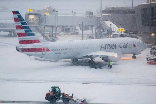 அமெரிக்காவில் வெடித்து சிதறிய விமானம்: ஏழு பேர் பலி | Plane Caught In Snowstorm In America 7 Death அமெரிக்காவில் வெடித்து சிதறிய விமானம்: ஏழு பேர் பலி | Plane Caught In Snowstorm In America 7 Death