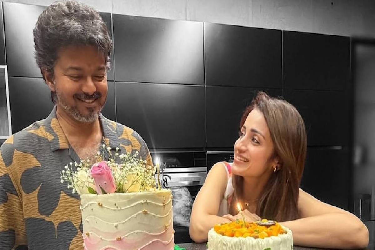 திரிஷாவுடன் பிறந்தநாள் கொண்டாடிய CM விஜய்: வைரலாகும் சட்டையின் விலை தெரியுமா? | Price Of The Shirt Worn By Cm Vijay On Birthday
