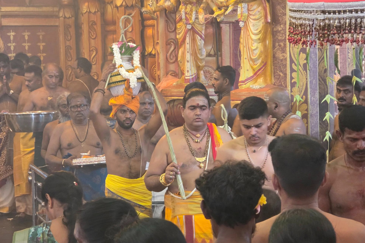 வரலாற்று பிரசித்தி பெற்ற நயினாதீவு ஸ்ரீ நாகபூசணி அம்மன் கொடியேற்றம் இன்று! | Nainativu Nagapooshani Amman Temple Festival 2026 வரலாற்று பிரசித்தி பெற்ற நயினாதீவு ஸ்ரீ நாகபூசணி அம்மன் கொடியேற்றம் இன்று! | Nainativu Nagapooshani Amman Temple Festival 2026