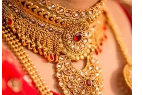 நீண்ட நாட்களுக்கு பின் சரிந்த தங்கம் விலை - இன்றைய நிலவரம் | Gold Price Low Chennai Rates Silver