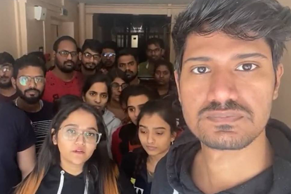 உக்ரைனில்  கடும் குளிரிலும், பசியிலும் தவிக்கும்  500  இந்தியர்கள் | Troubled By The Guidance Of The Embassy