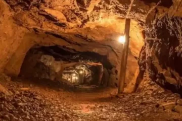 தங்கச் சுரங்கம் இடிந்து விழ்ந்ததில் பலர் உயிரிழப்பு